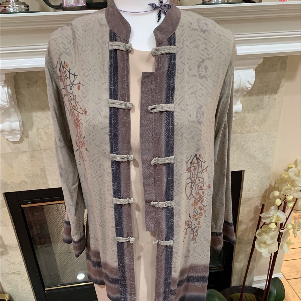 Chico’s design oriental jacket 100% silk, size 0.